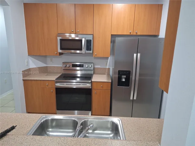 $2,500 | 2318 Northeast 42nd Circle, Unit 2318, Homestead, FL 33033