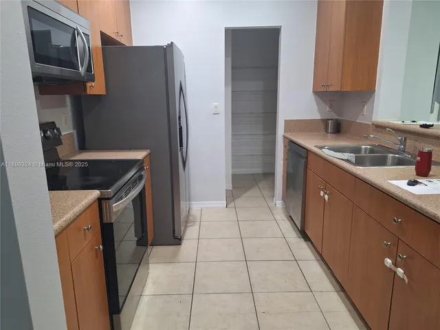 $2,500 | 2318 Northeast 42nd Circle, Unit 2318, Homestead, FL 33033