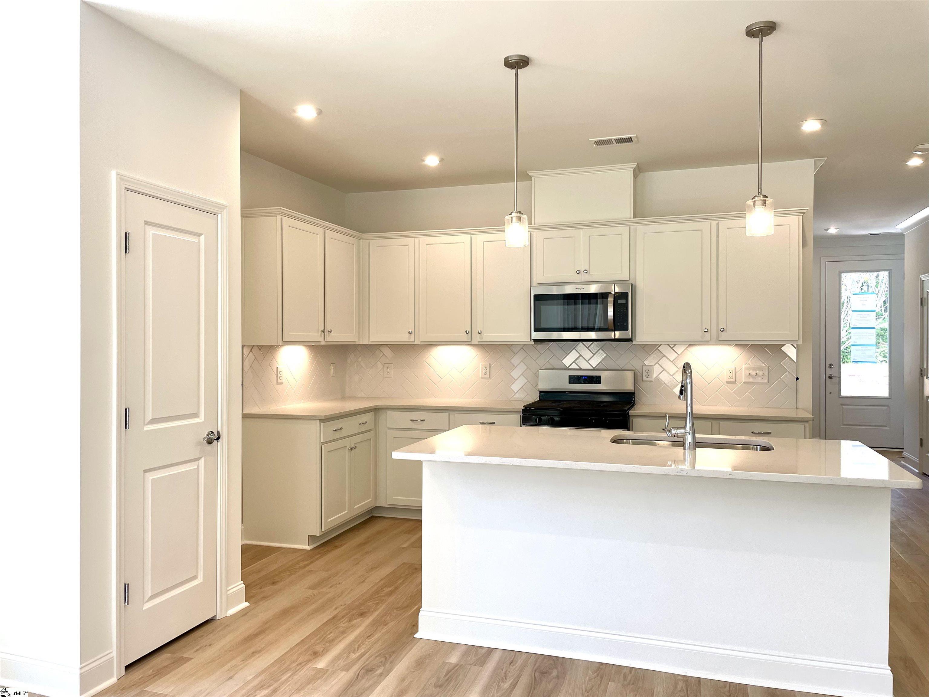 131 Gadwall Way Greenville, SC 29607 - Photo 3 of 17 Gallery Image 3