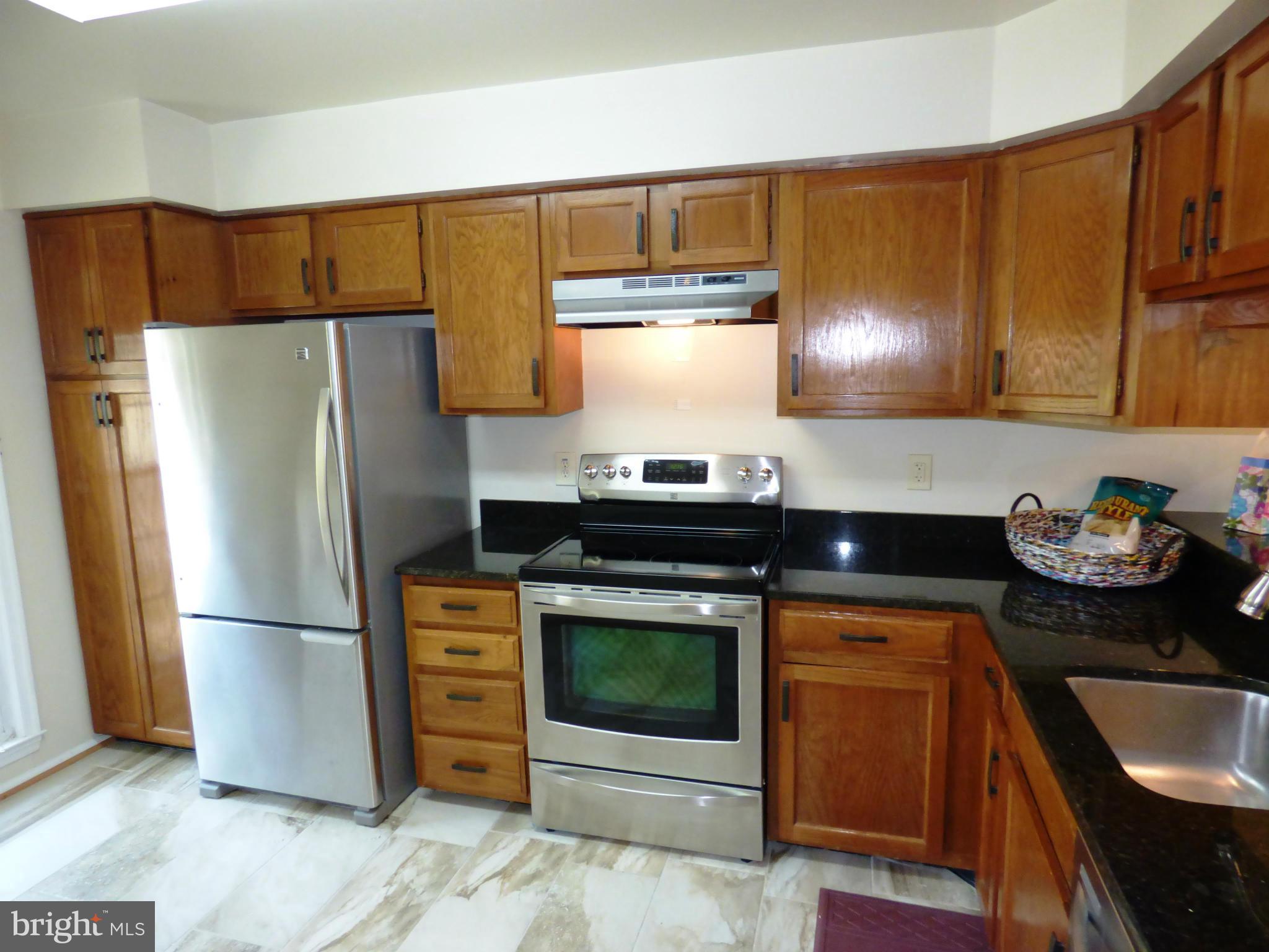8530 Springfield Oaks Drive Springfield, VA 22153 - Photo 3 of 22 Kitchen