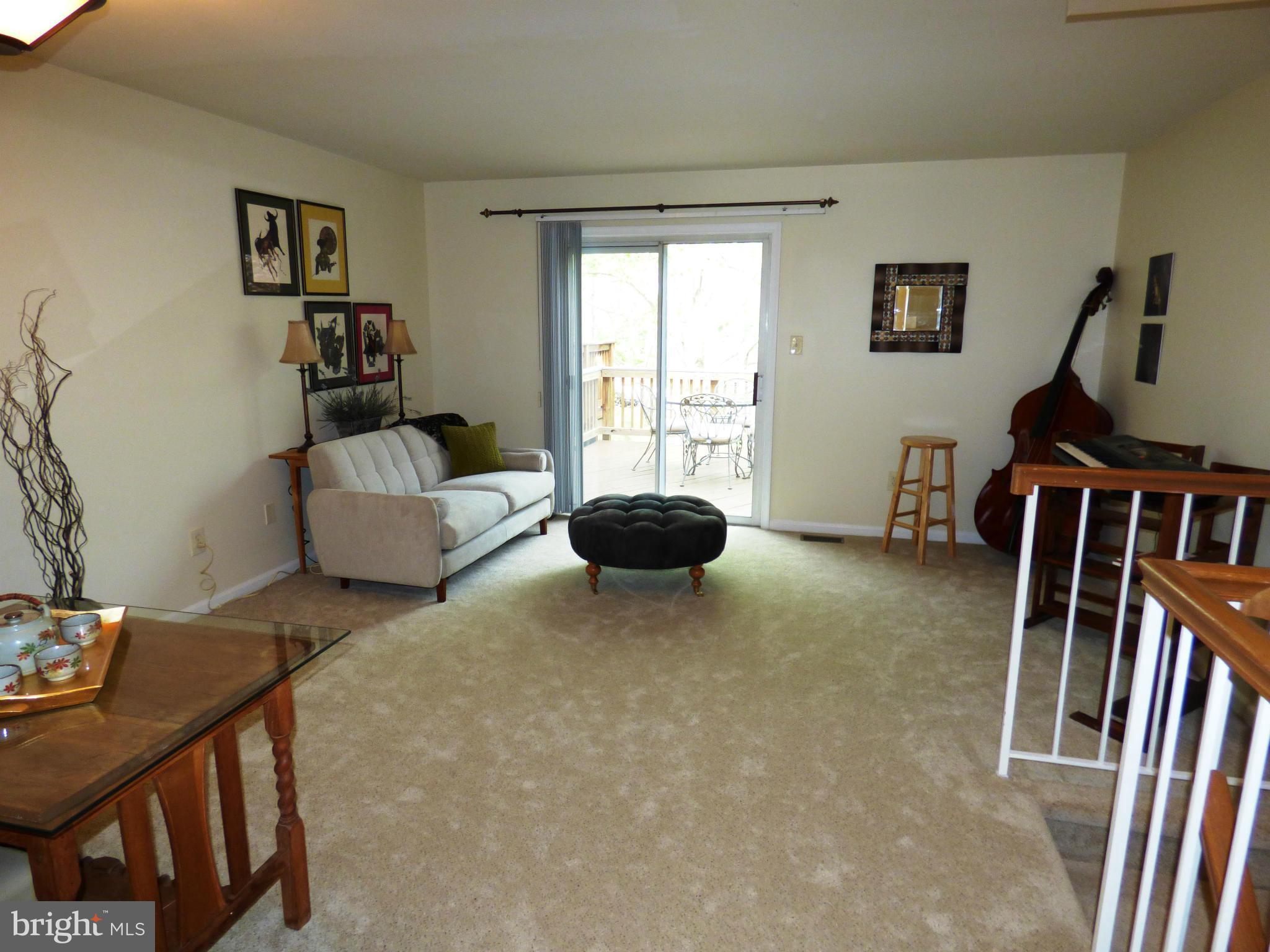 8530 Springfield Oaks Drive Springfield, VA 22153 - Photo 4 of 22 Living Room
