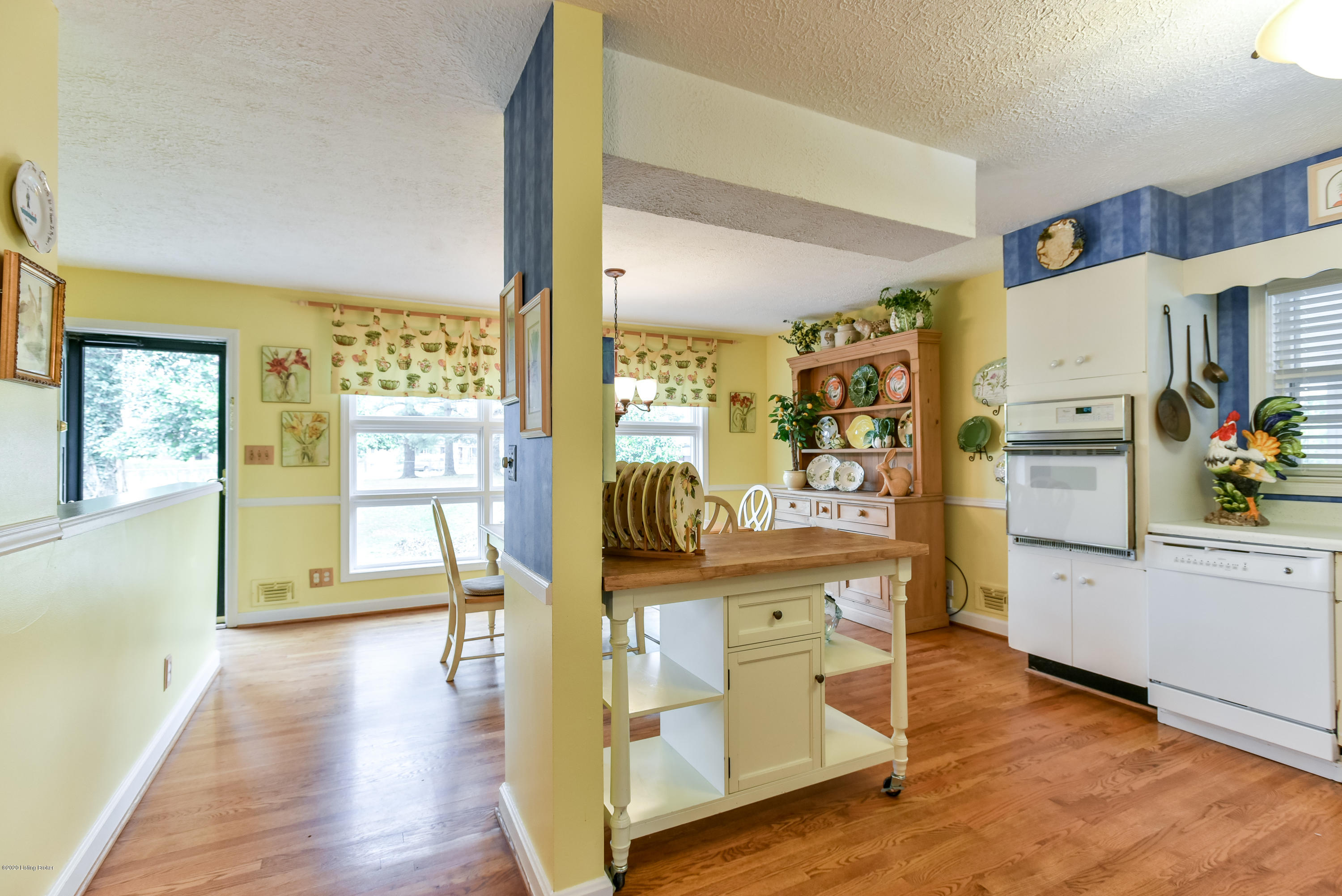 4705 Clarmar Road Louisville, KY 40299 - Photo 10 of 45 The kitchen is open to the dining room for open concept living and ease of entertainment