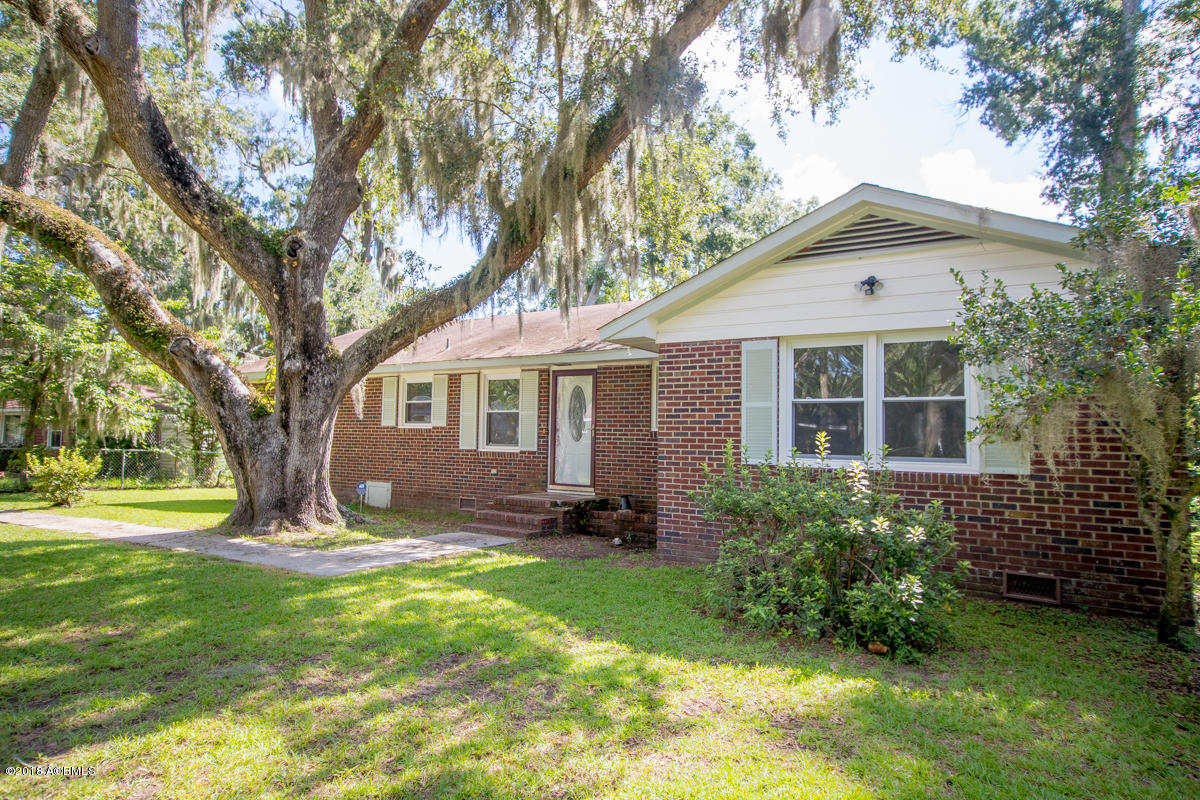 1611 Camellia Road Beaufort, SC 29902 - Photo 22 of 27 823A8911