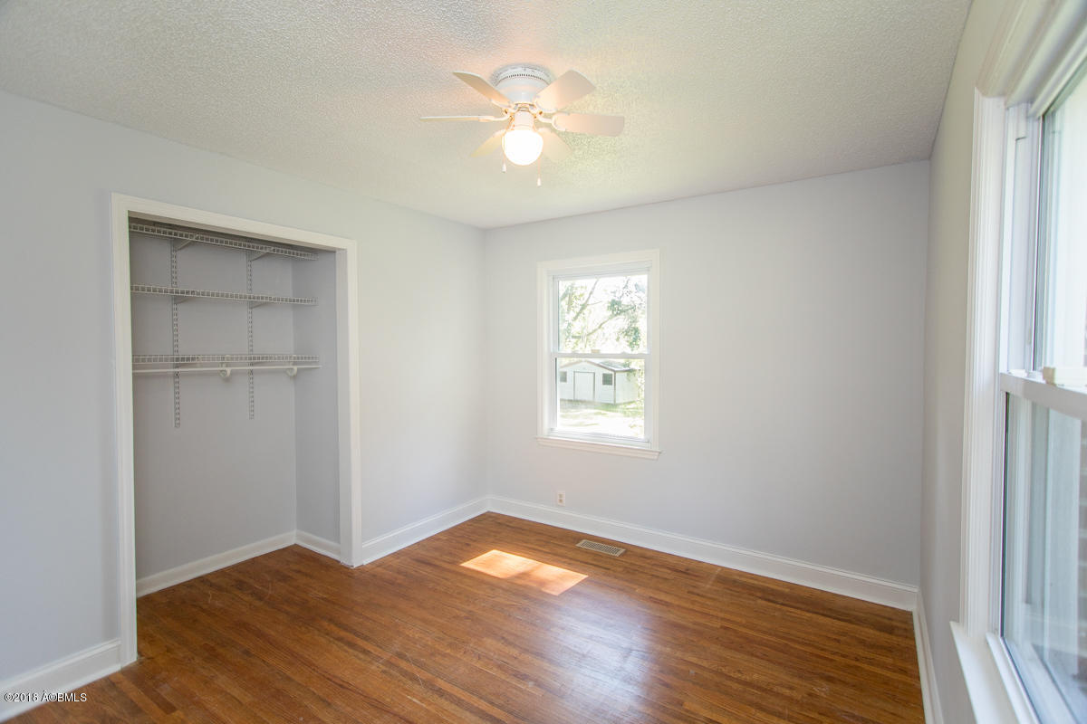 1611 Camellia Road Beaufort, SC 29902 - Photo 9 of 27 823A8876