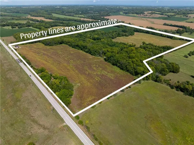 $530,000 | Pressonville Road, Paola, KS 66071