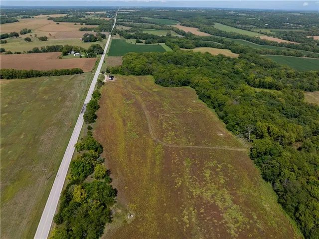 $530,000 | Pressonville Road, Paola, KS 66071