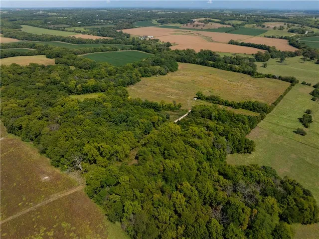 $530,000 | Pressonville Road, Paola, KS 66071
