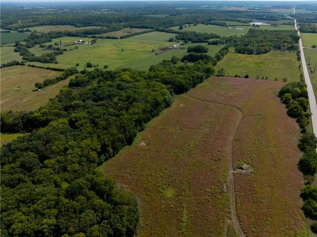 $530,000 | Pressonville Road, Paola, KS 66071