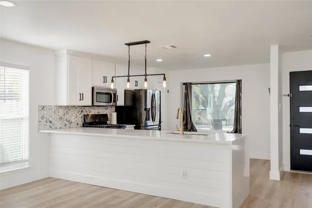 $2,100 | 2128 Elysian Fields, Austin, TX 78727