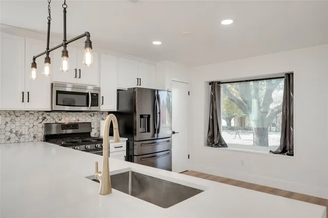 $2,100 | 2128 Elysian Fields, Austin, TX 78727