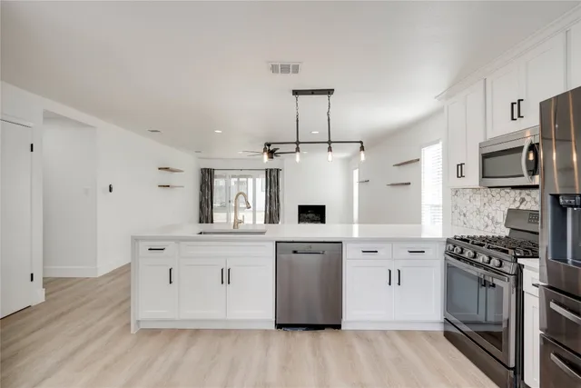 $2,100 | 2128 Elysian Fields, Austin, TX 78727