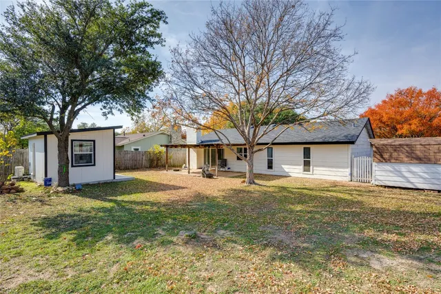 $2,100 | 2128 Elysian Fields, Austin, TX 78727