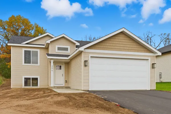 $350,000 | 256 Dakota Avenue, Roberts, WI 54023