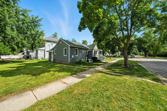 $139,000 | 300 Lenawee Street, Durand, MI 48429