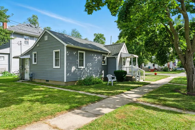 $139,000 | 300 Lenawee Street, Durand, MI 48429