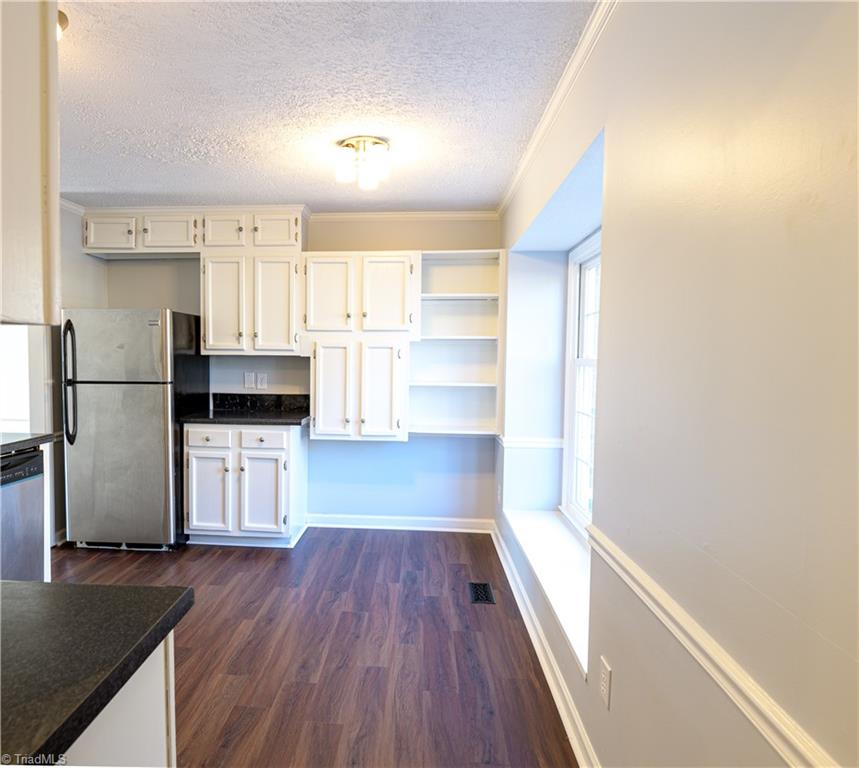 4902 Tower Road, Unit B Greensboro, NC 27410 - Photo 8 of 34 Gallery Image 8