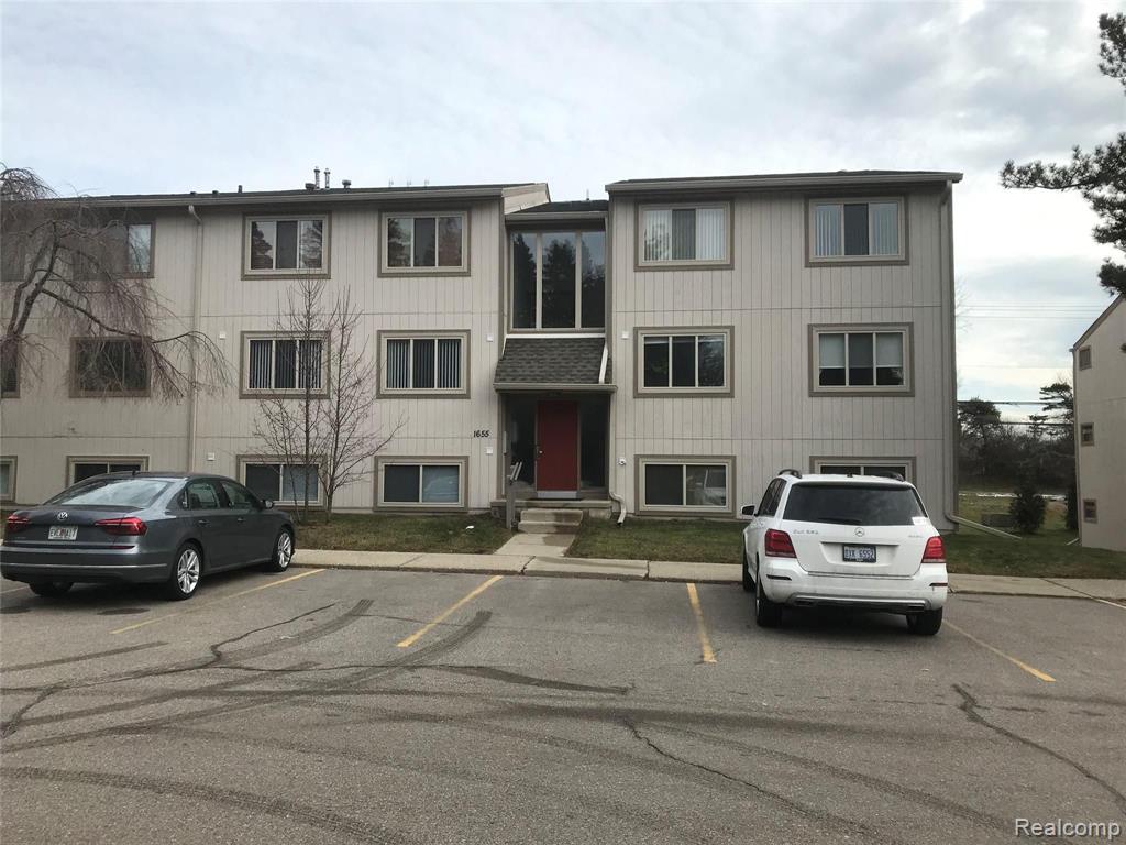 1655 Riverside Drive, Unit 12 Rochester Hills, MI 48309 - Photo 1 of 6