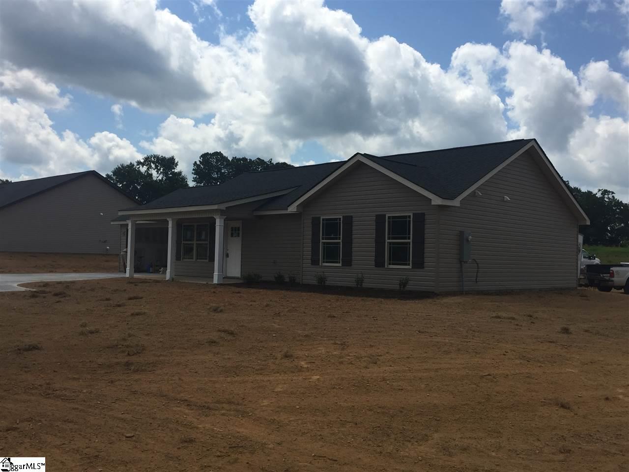 135 Georgia Acres Road Gray Court, SC 29645 - Photo 4 of 12 Gallery Image 4