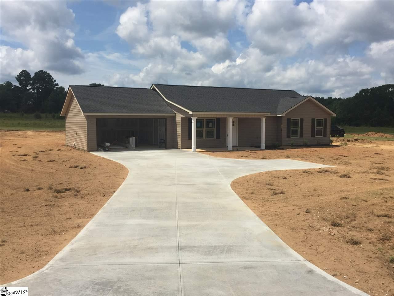 135 Georgia Acres Road Gray Court, SC 29645 - Photo 5 of 12 Gallery Image 5