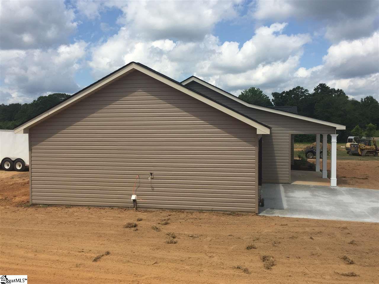 135 Georgia Acres Road Gray Court, SC 29645 - Photo 6 of 12 Gallery Image 6