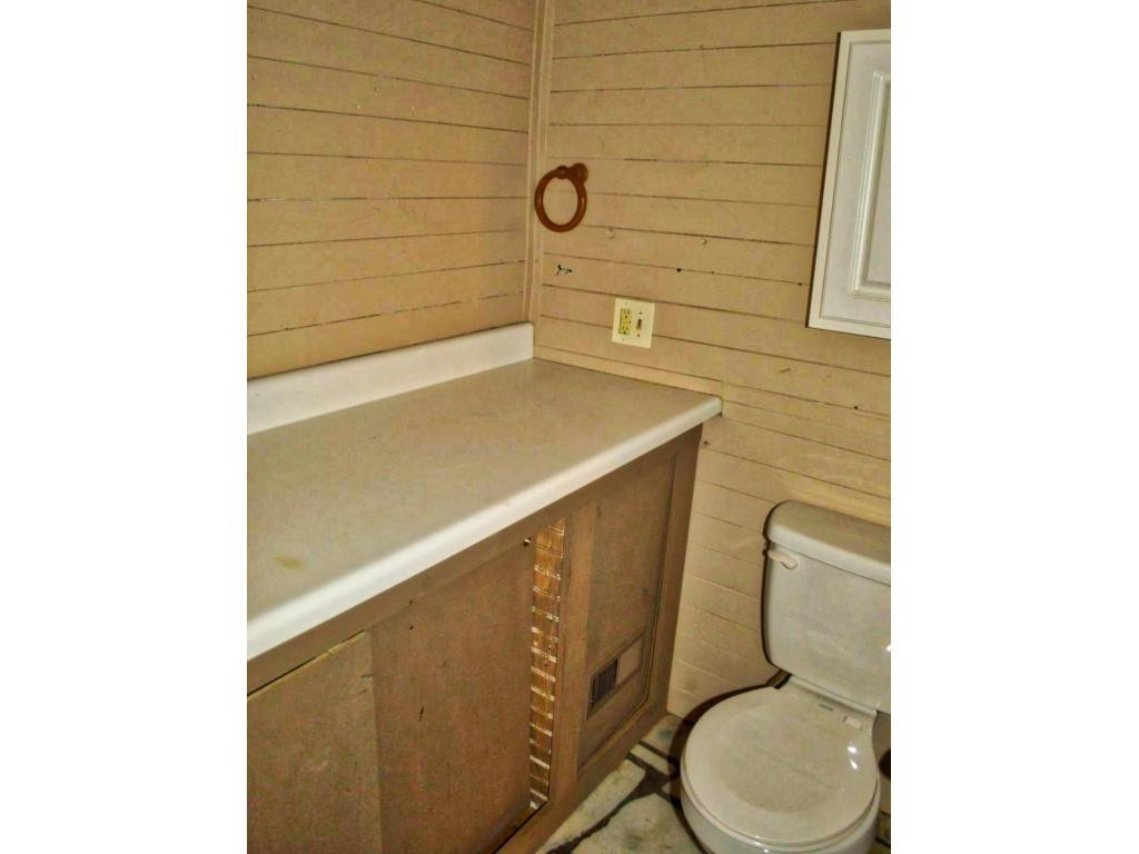 7254 Houston Valley Road Greeneville, TN 37743 - Photo 16 of 34 Bathroom