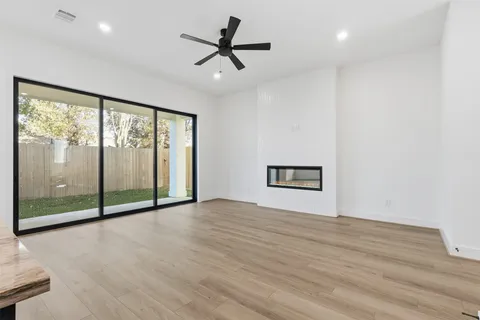 $687,500 | 1418 Caywood Lane, Unit B, Houston, TX 77055