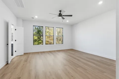 $687,500 | 1418 Caywood Lane, Unit B, Houston, TX 77055