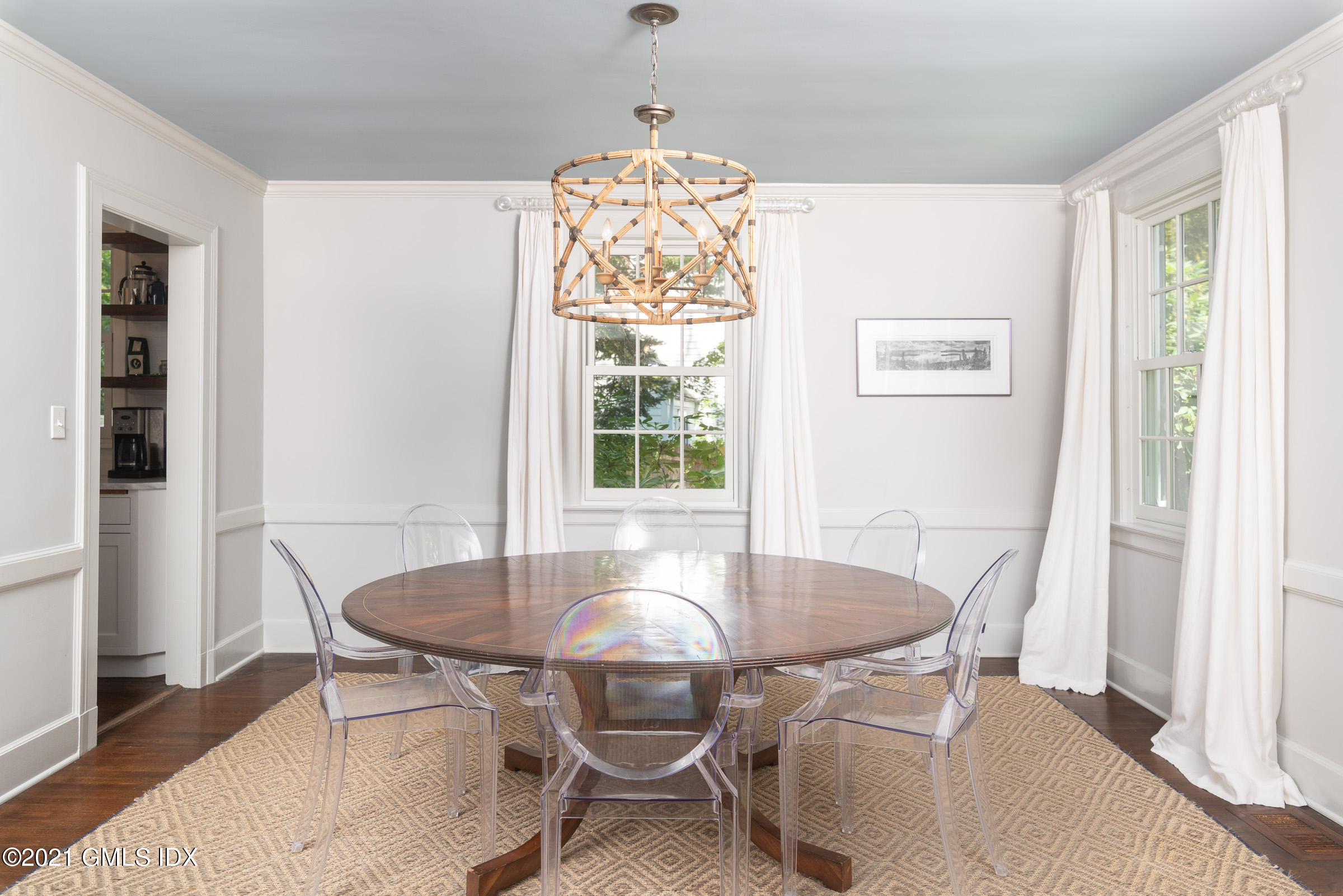 6 Park Avenue Greenwich, CT 06830 - Photo 4 of 24 a dining room with furniture and window