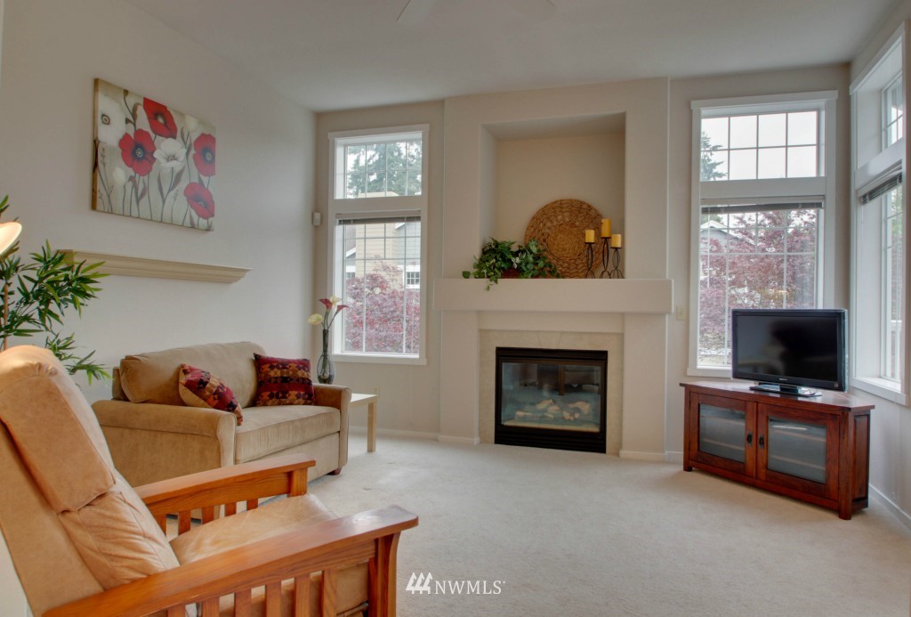 4322 Northeast 5th Court, Unit 103 Renton, WA 98059 - Photo 4 of 22