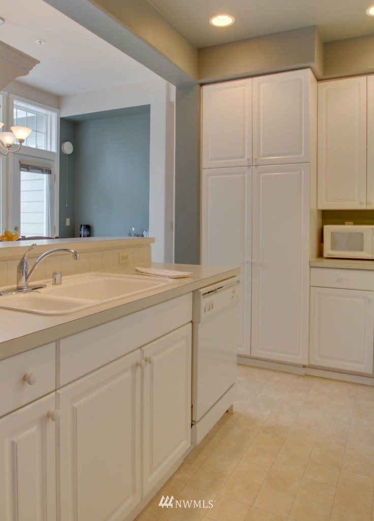 4322 Northeast 5th Court, Unit 103 Renton, WA 98059 - Photo 10 of 22