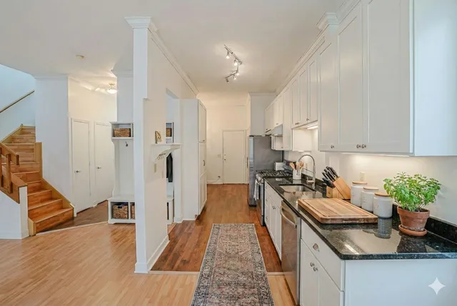 $399,000 | 1008 Arbor Court, Mount Prospect, IL 60056