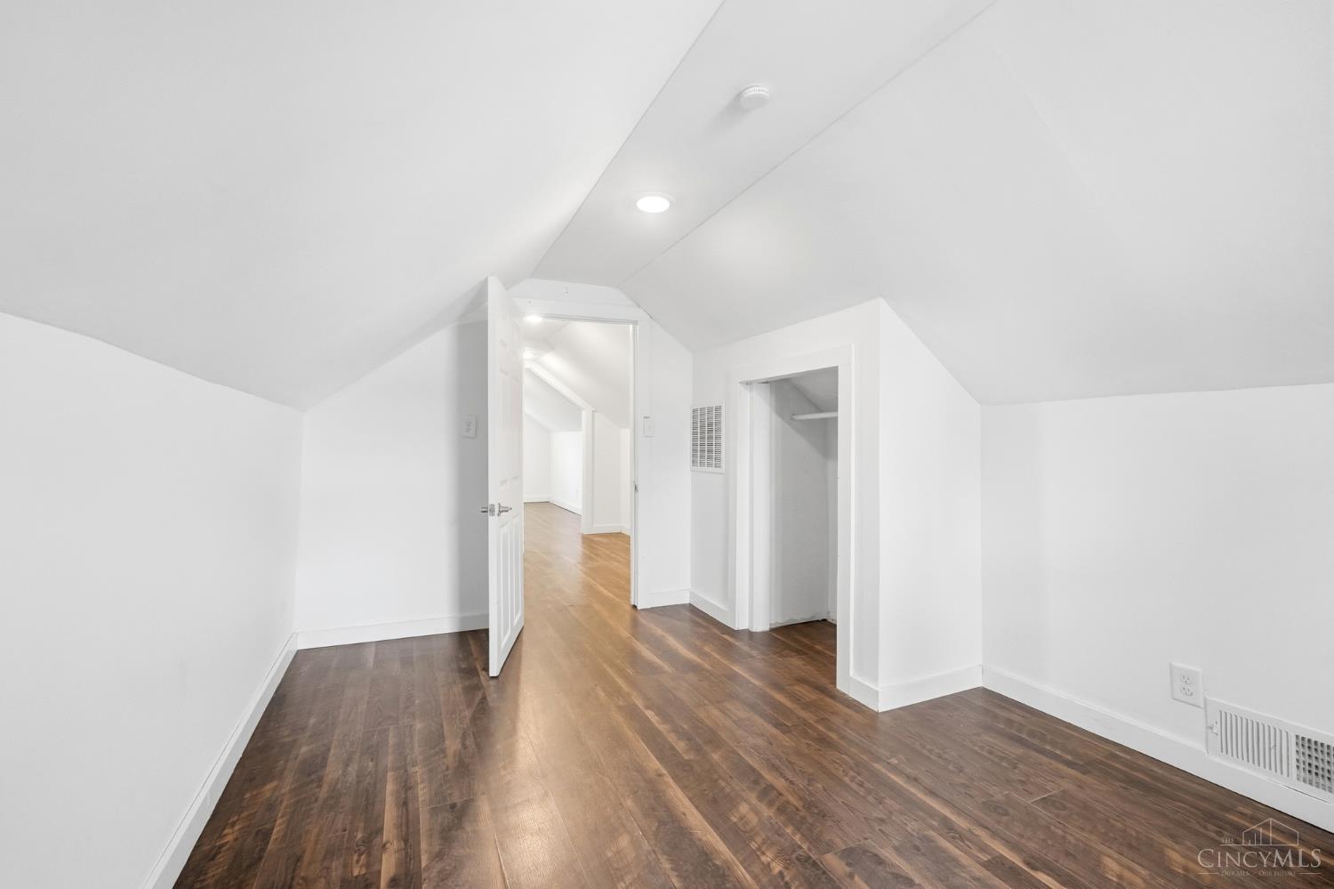 5792 Gaines Road Cincinnati, OH 45247 - Photo 42 of 73