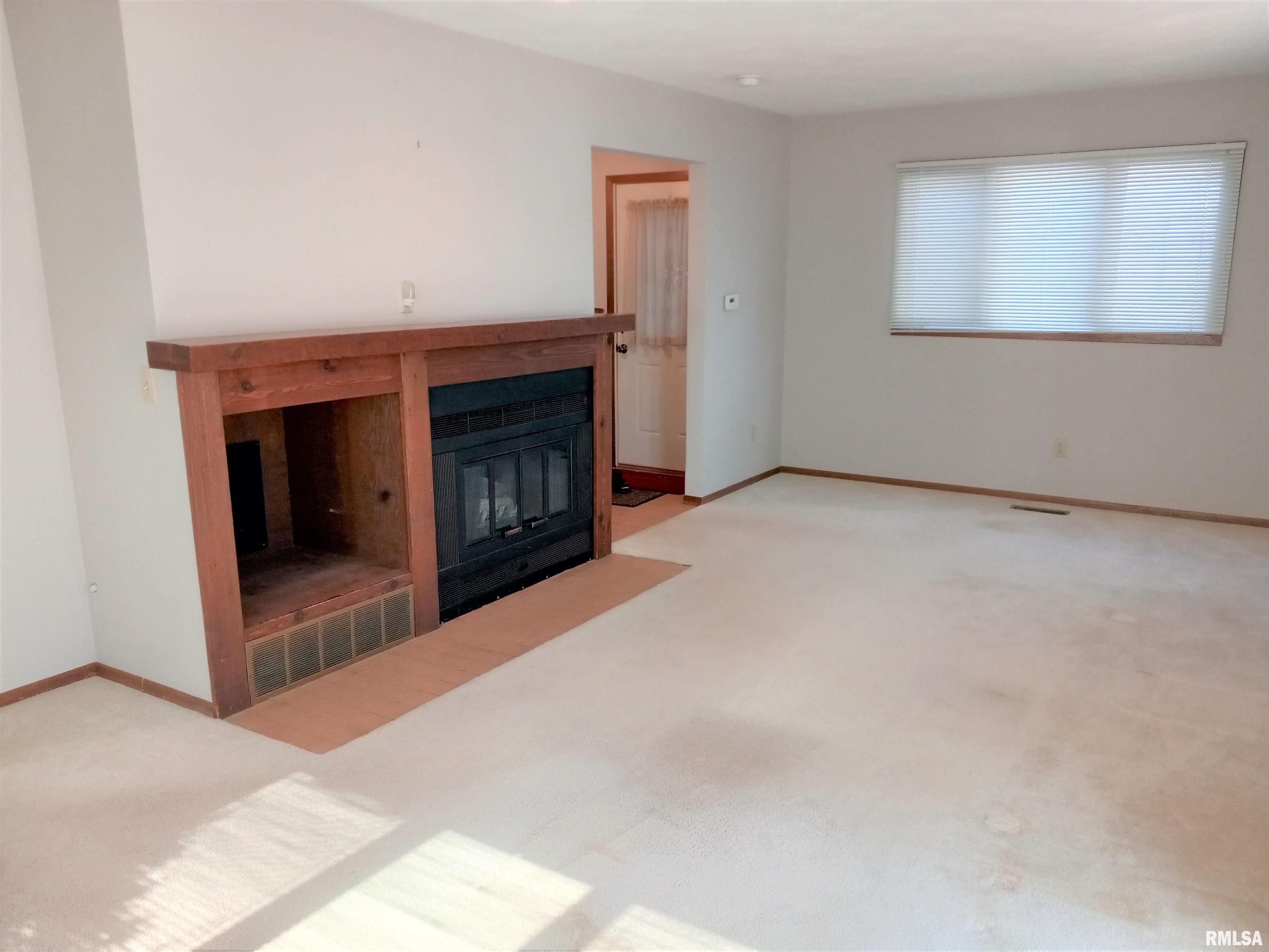 8504 Ridgewood Road, Unit 103 Rock Island, IL 61201 - Photo 3 of 11