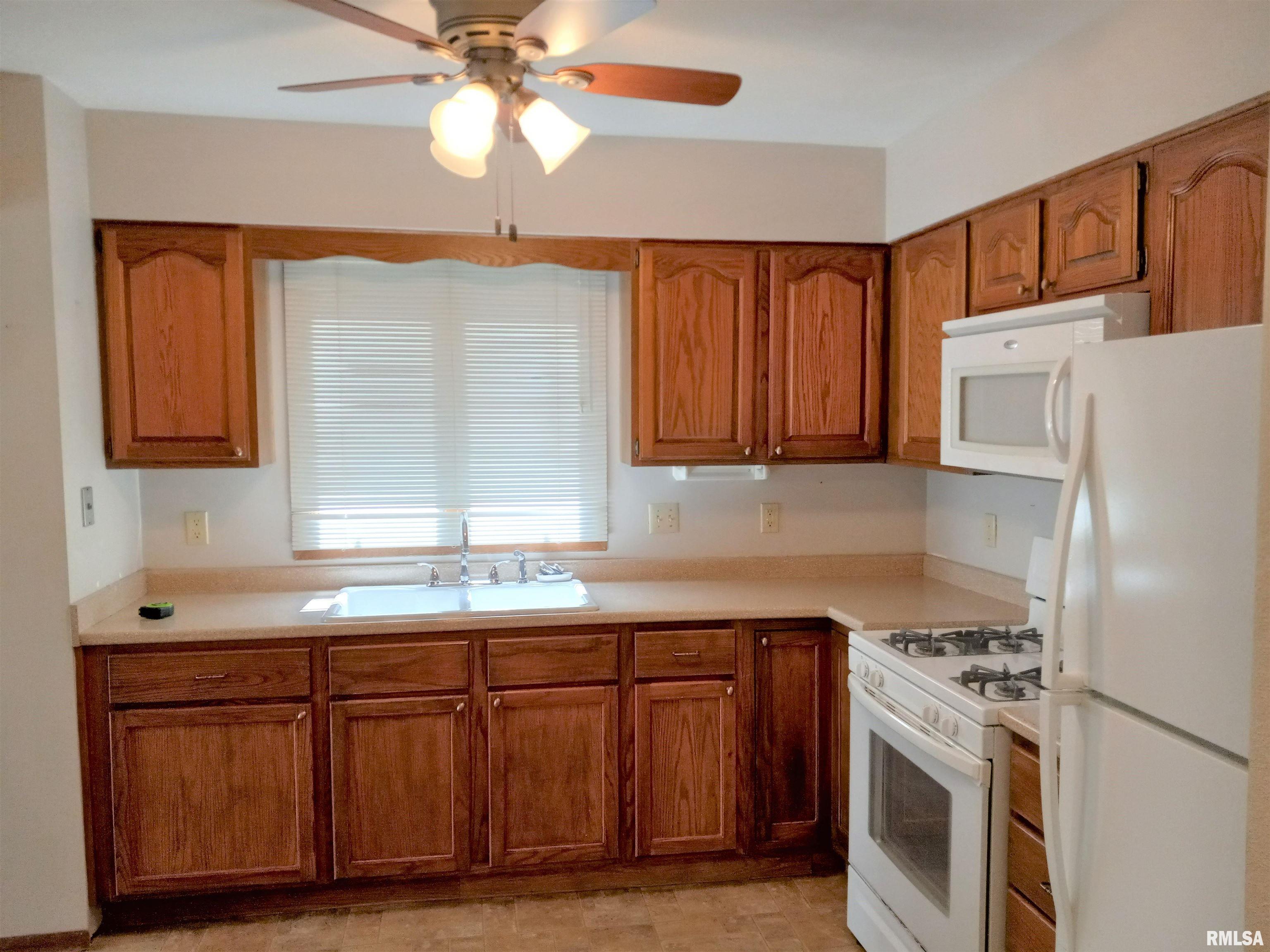 8504 Ridgewood Road, Unit 103 Rock Island, IL 61201 - Photo 6 of 11