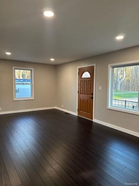 9121 Maltby Road Brighton, MI 48116 - Photo 3 of 12