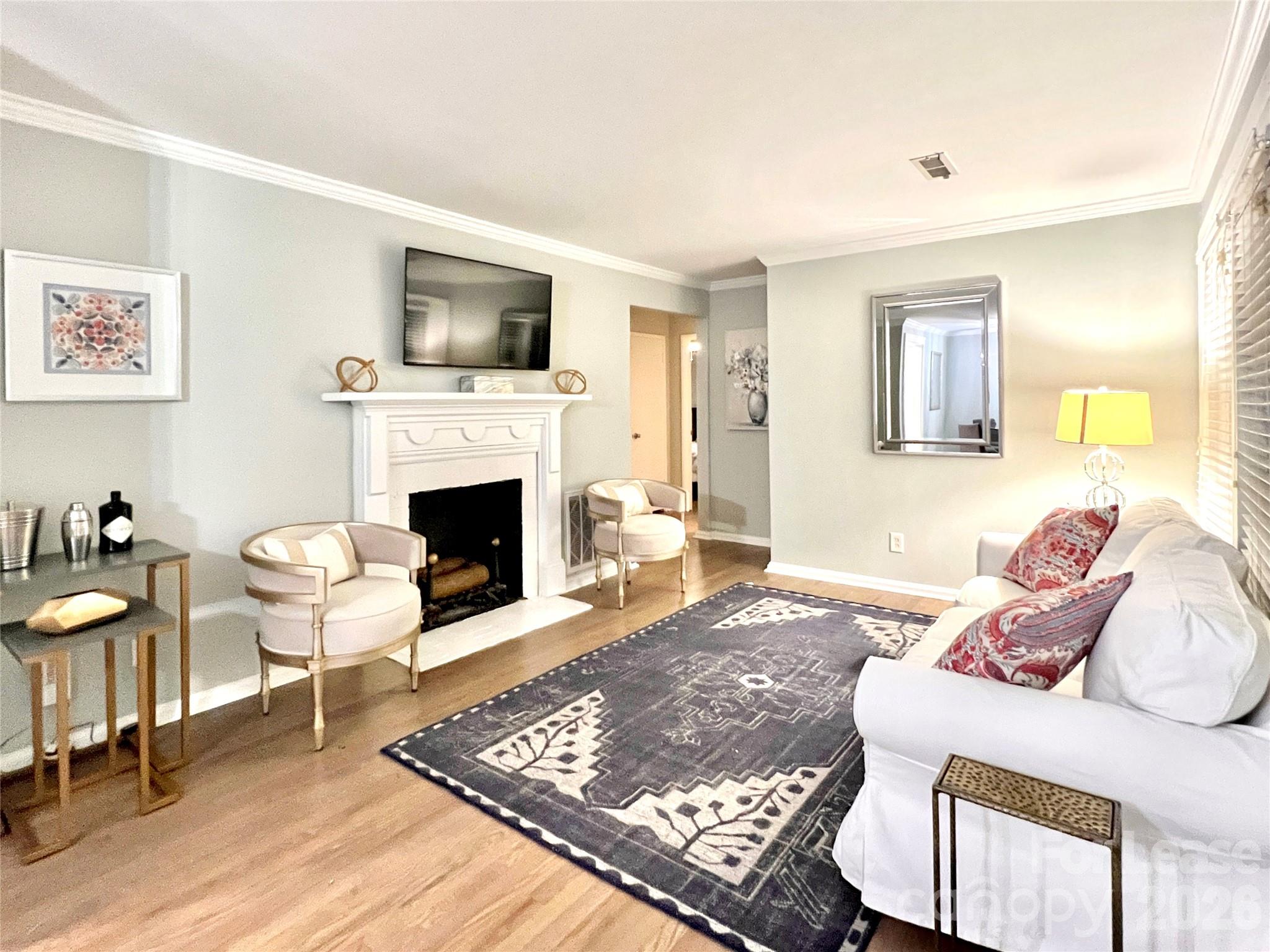 4638 Murrayhill Road Charlotte, NC 28209 - Photo 4 of 15