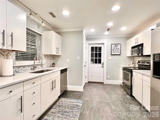 $2,895 | 4638 Murrayhill Road, Charlotte, NC 28209