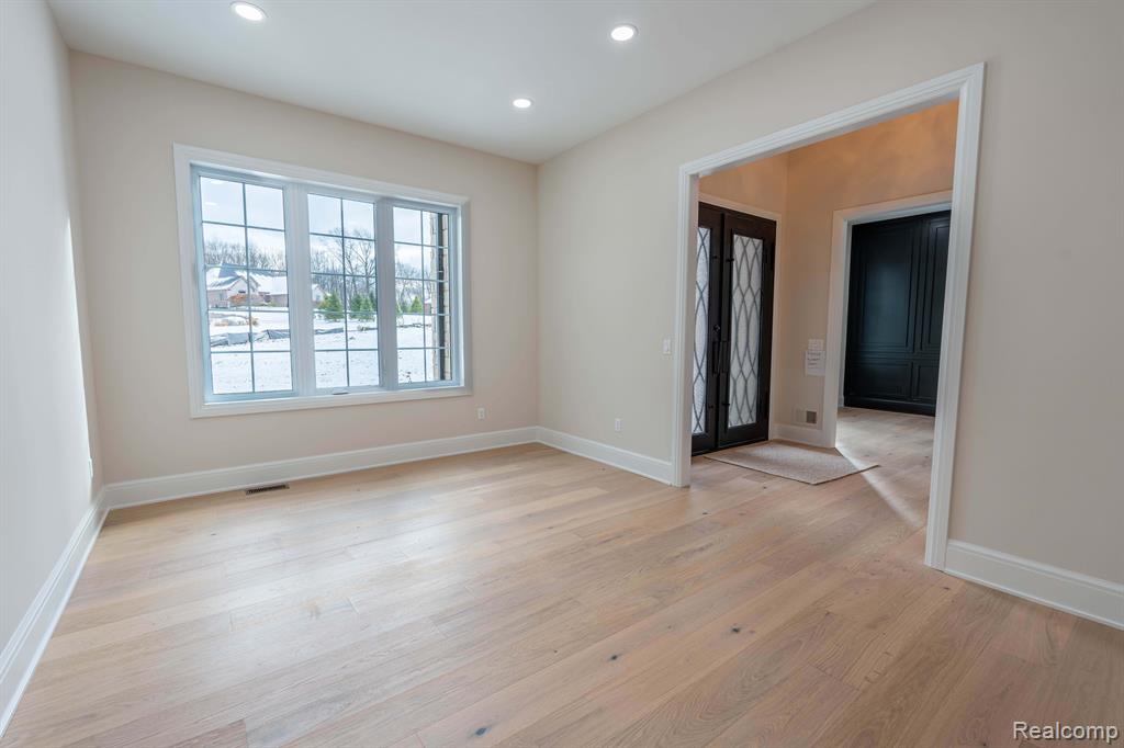 9033 Deerwood Road Clarkston, MI 48348 - Photo 25 of 56 Gallery Image 25