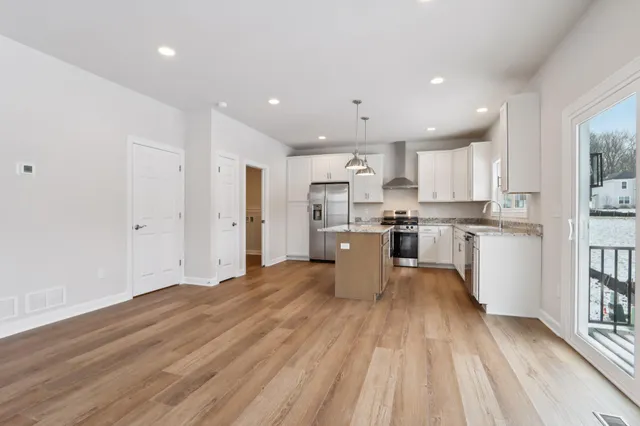 $599,555 | 1920 La Salle Street, Lake Geneva, WI 53147