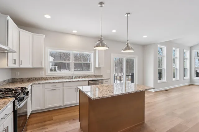 $599,555 | 1920 La Salle Street, Lake Geneva, WI 53147