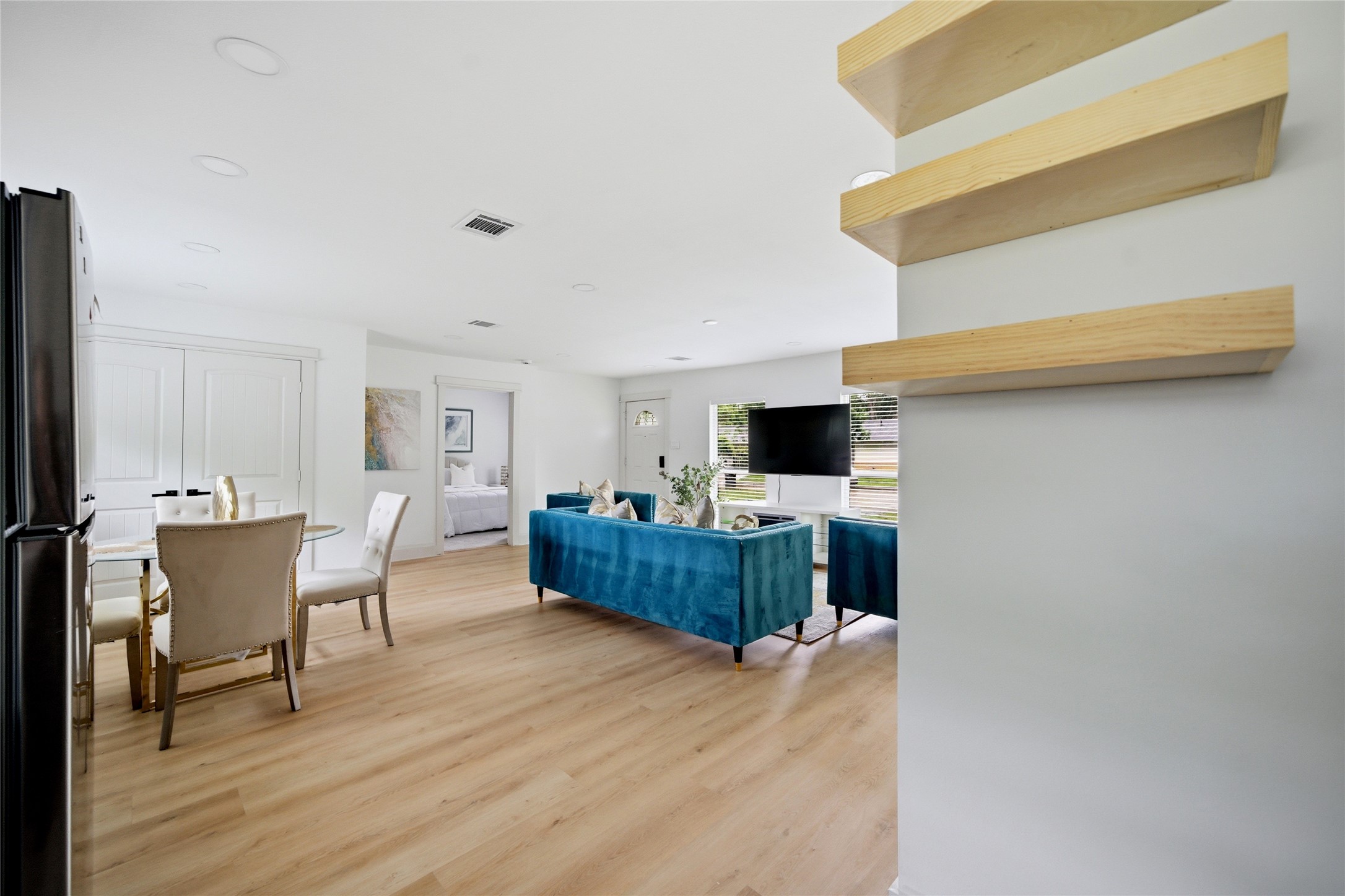5114 Keystone Street Houston, TX 77021 - Photo 19 of 27 Open-concept living, dining, and kitchen — great flow for entertaining