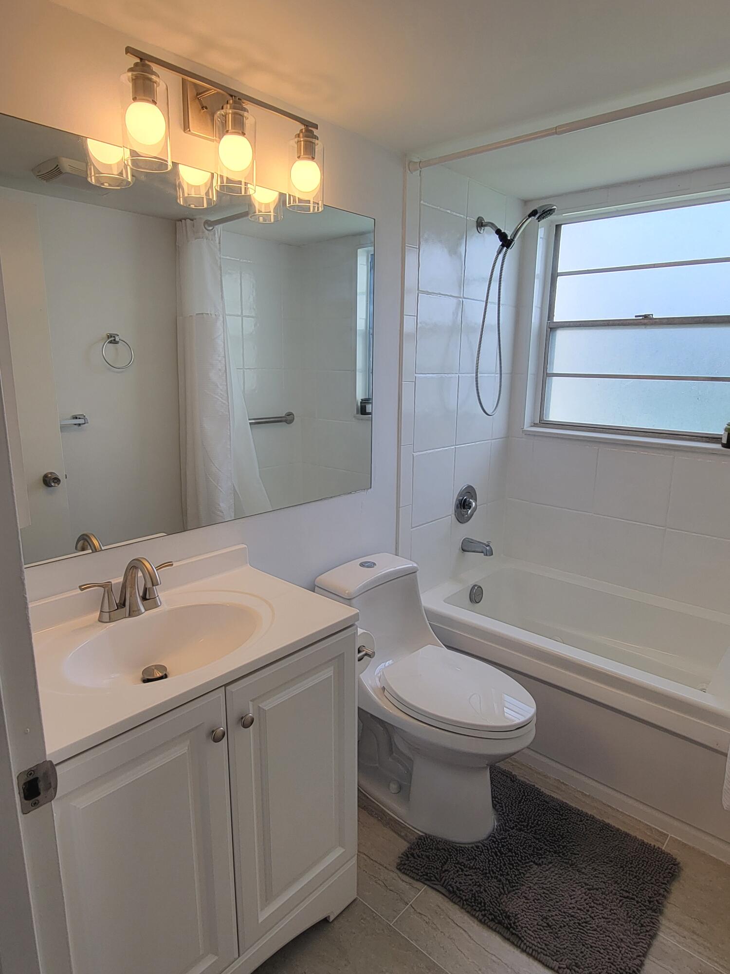 613 Fanshaw North, Unit 613 Boca Raton, FL 33434 - Photo 9 of 18 20260414_161643