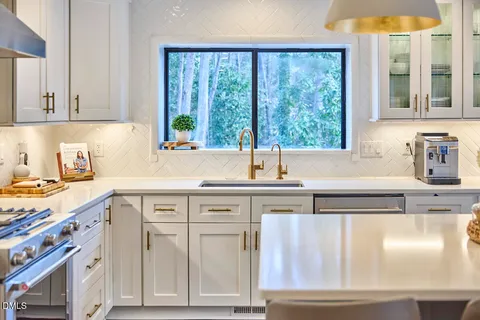 $1,050,000 | 2400 Rockridge Court, Raleigh, NC 27612