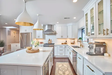 $1,050,000 | 2400 Rockridge Court, Raleigh, NC 27612