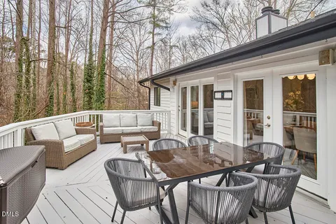 $1,050,000 | 2400 Rockridge Court, Raleigh, NC 27612