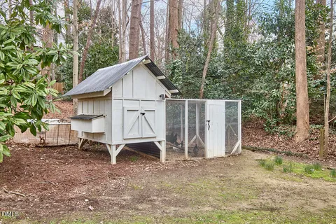 $1,050,000 | 2400 Rockridge Court, Raleigh, NC 27612