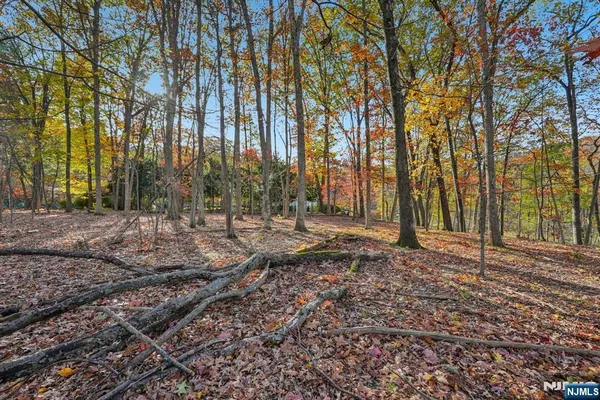 $4,750,000 | 212 Seminole Lane, Franklin Lakes, NJ 07417