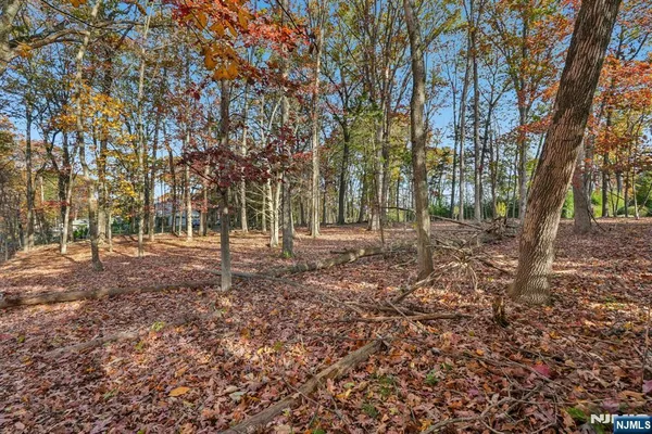 $4,750,000 | 212 Seminole Lane, Franklin Lakes, NJ 07417