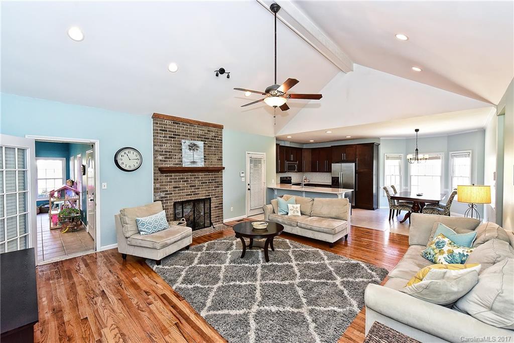 613 Beacon Knoll Lane Fort Mill, SC 29708 - Photo 3 of 24