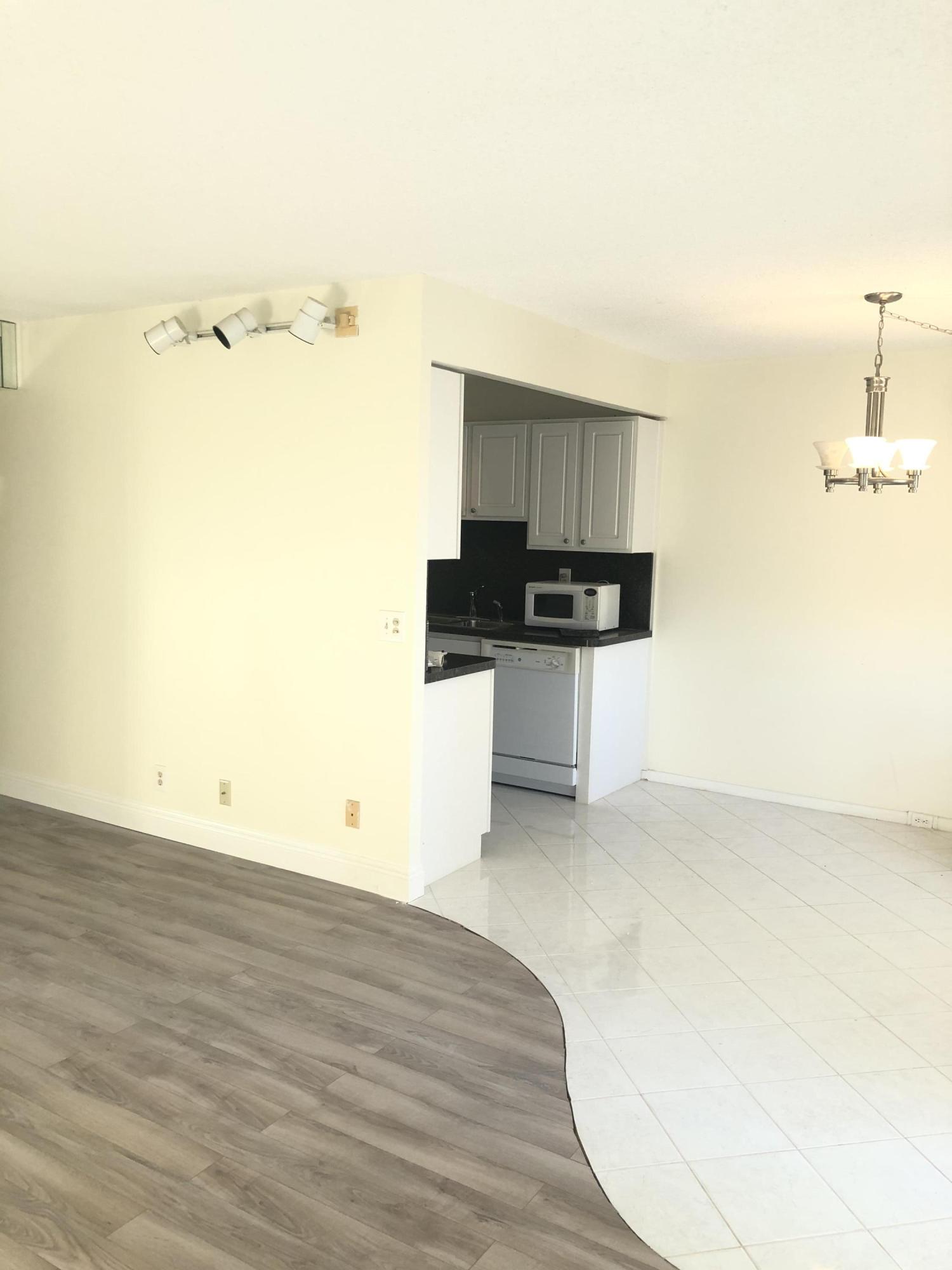 3017 Exeter, Unit A Boca Raton, FL 33434 - Photo 4 of 16 diningroom